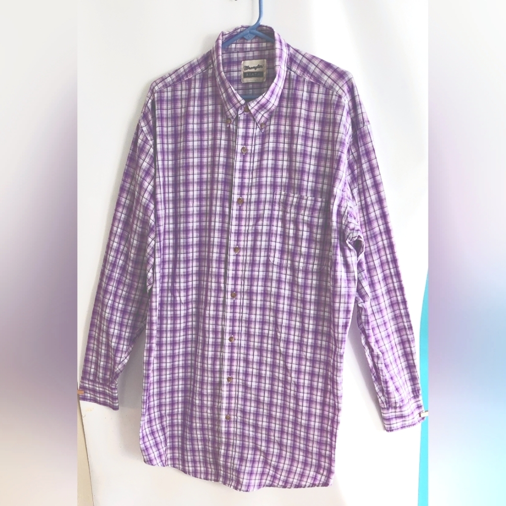 Wrangler Riata Men's Plaid Long Sleeve Button down front Dress Shirt